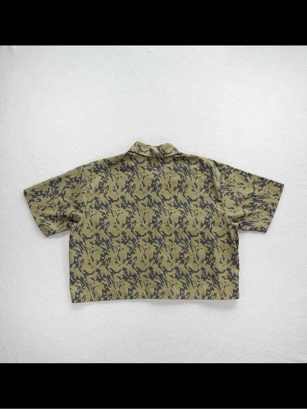 Dickies Women’s Cropped Camo Button Up Shirt Large Gorpcore Utility - Picture 3 of 10